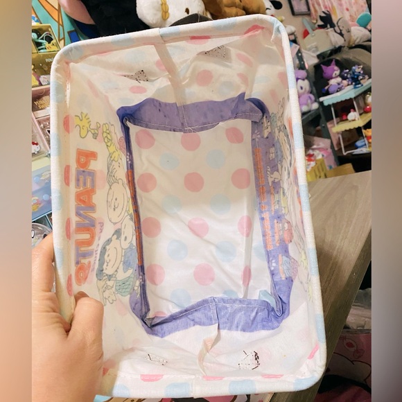 Peanuts storage bin - Picture 3 of 3